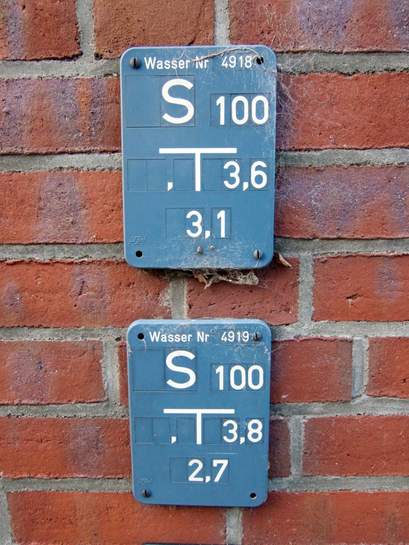 Residential address markers
