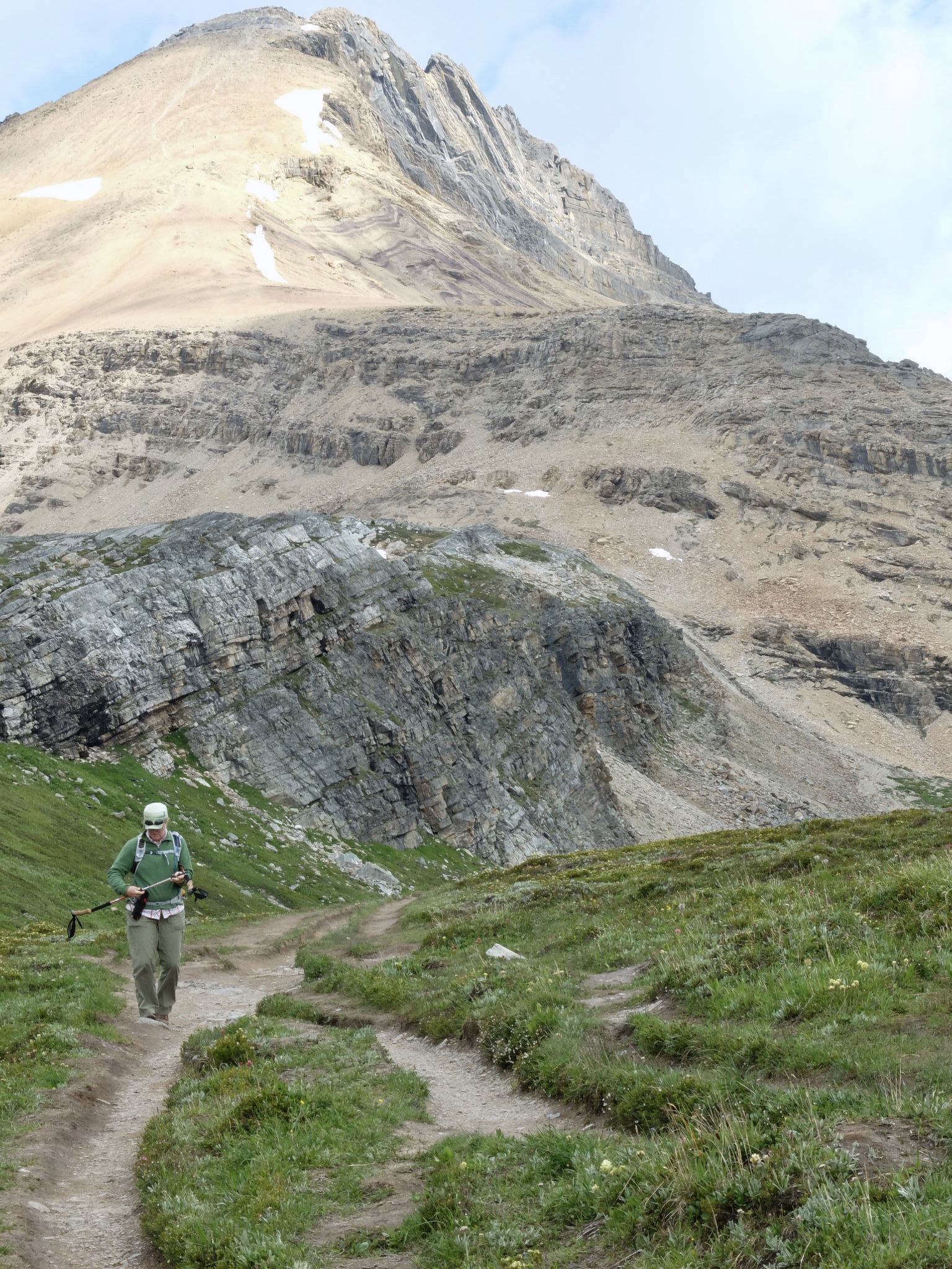 3039B9CB-48E1-400E-AB55-16DD6452E4BC